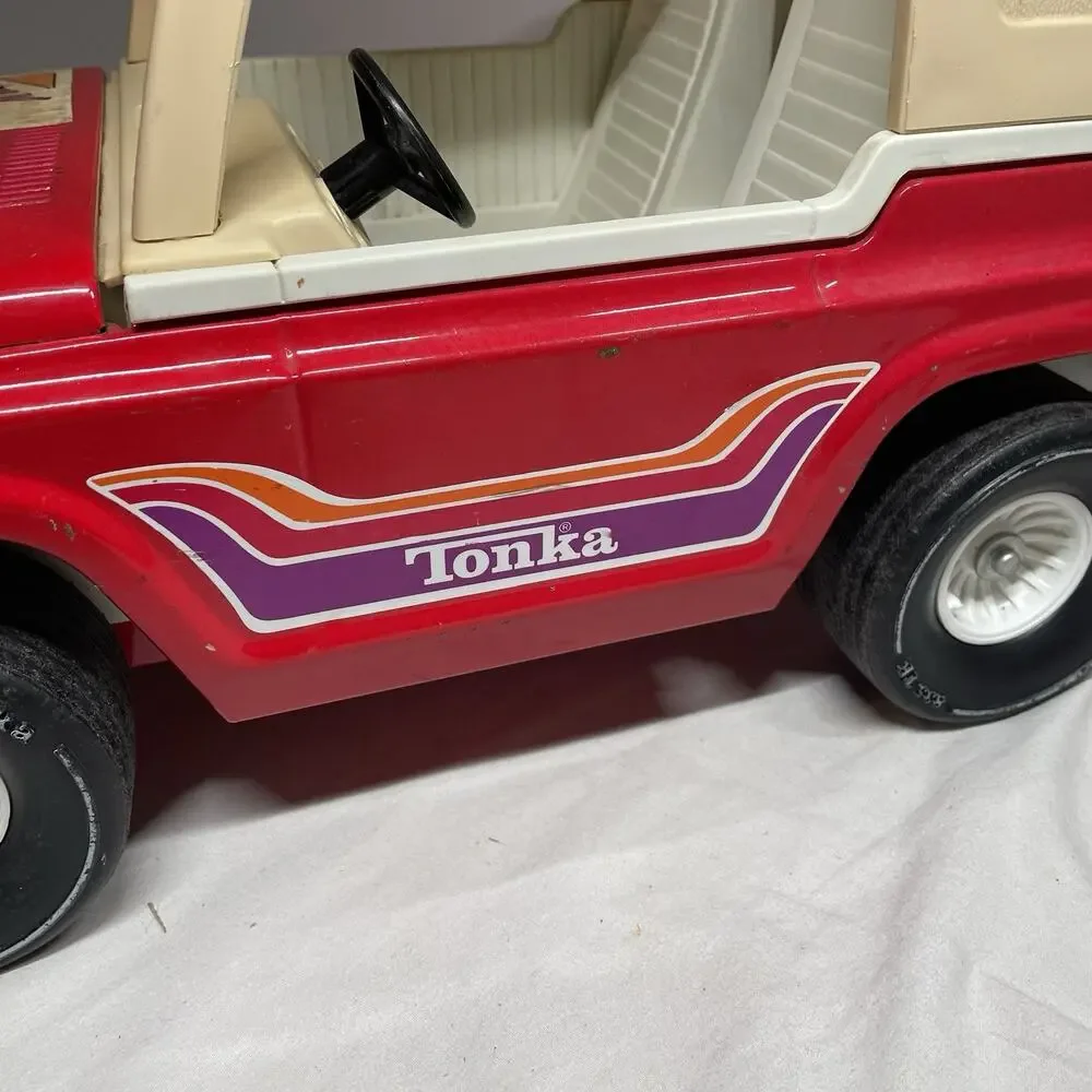 Vintage Tonka Bronco Blazer Jeep Red w/ White Top – Steel Body – 1970s Truck Toy